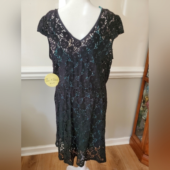 NWT Emma & Michele Lace Overlay Dress Size 16 - Picture 6 of 10
